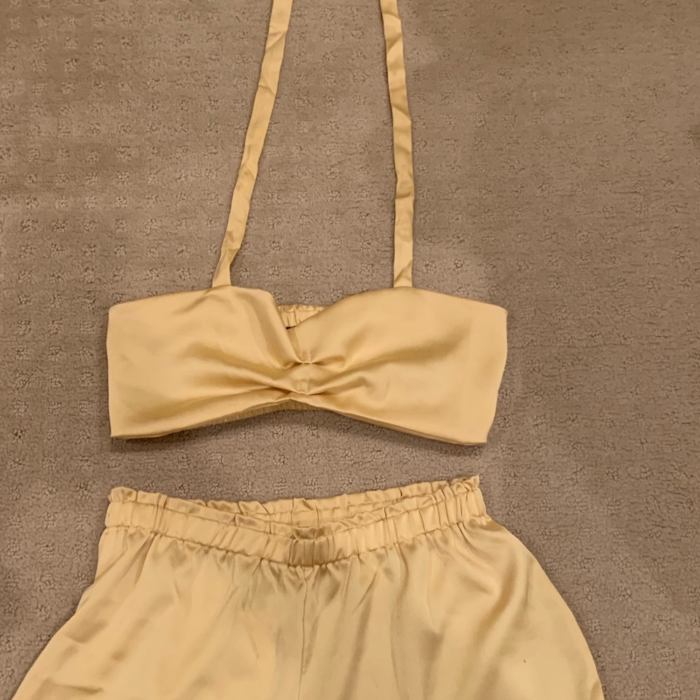 silky yellow set